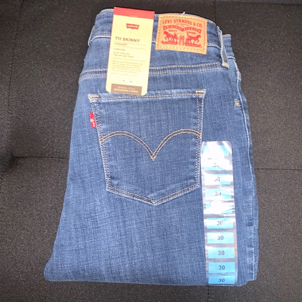 Levi 711 Skinny Jeans NWT⭐️